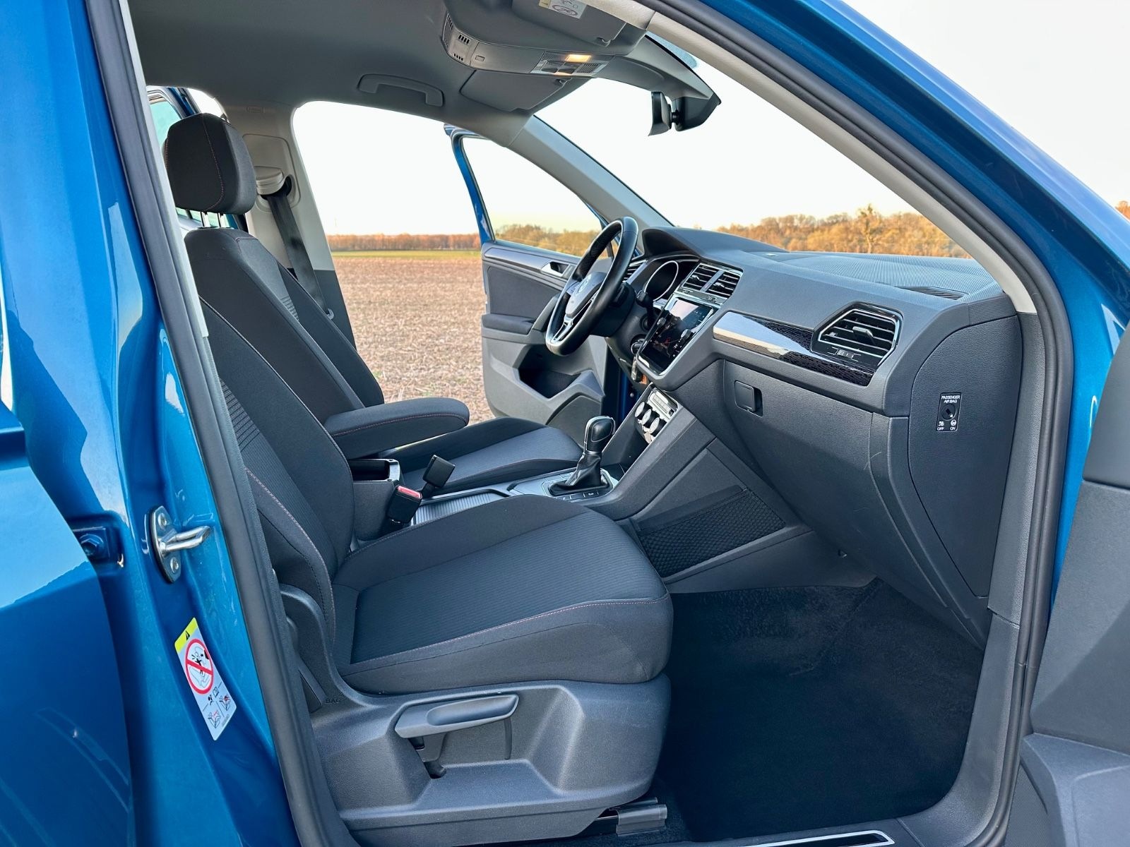 Volkswagen Tiguan SOUND DSG | AHK | ACC | Navi | TÜV NEU foto 12