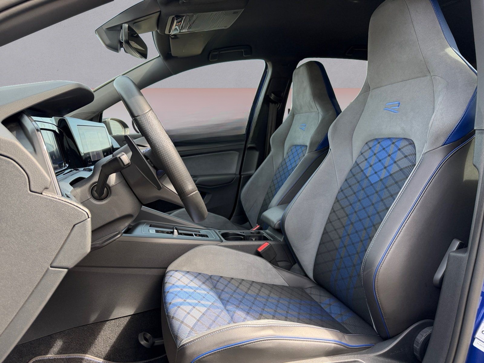 Volkswagen Golf R 2,0 l TSI OPF 4MOTION DSG HEAD-UP/ 270km/ foto 9