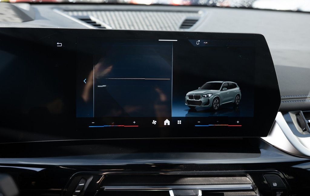 BMW X1 xDrive 23d M-Sport AHK HUD 360° LED ACC NAVI foto 19