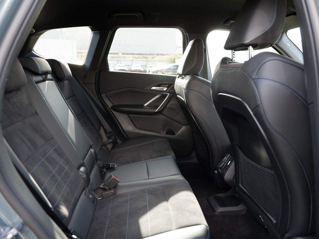 BMW X1 xDrive 23d M-Sport AHK HUD 360° LED ACC NAVI foto 10