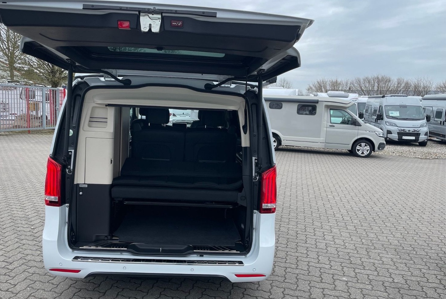 Mercedes-Benz V 300d *AMG*ACC*LED* Marco-Polo foto 5