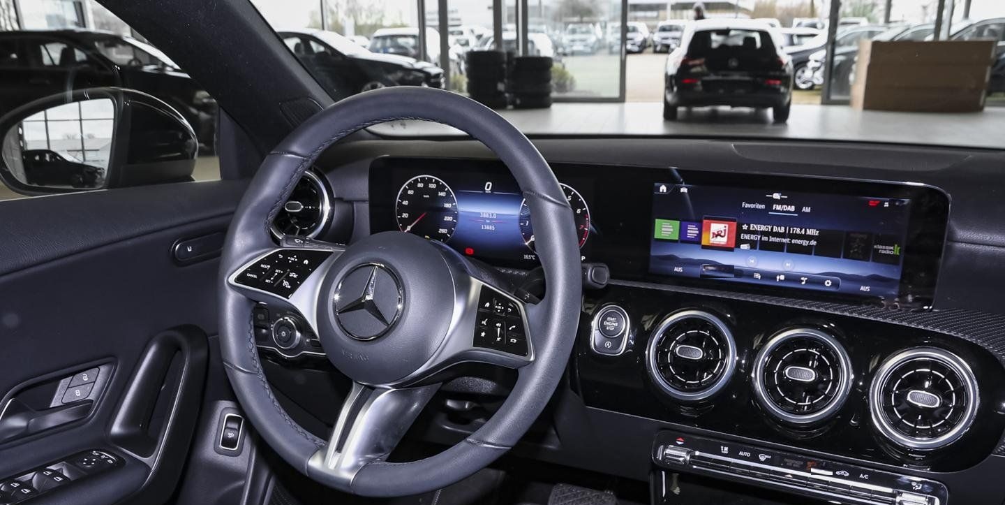 Mercedes-Benz CLA 200 Rückfahrkamera Sitzheizung MBUX-Navi LED foto 7
