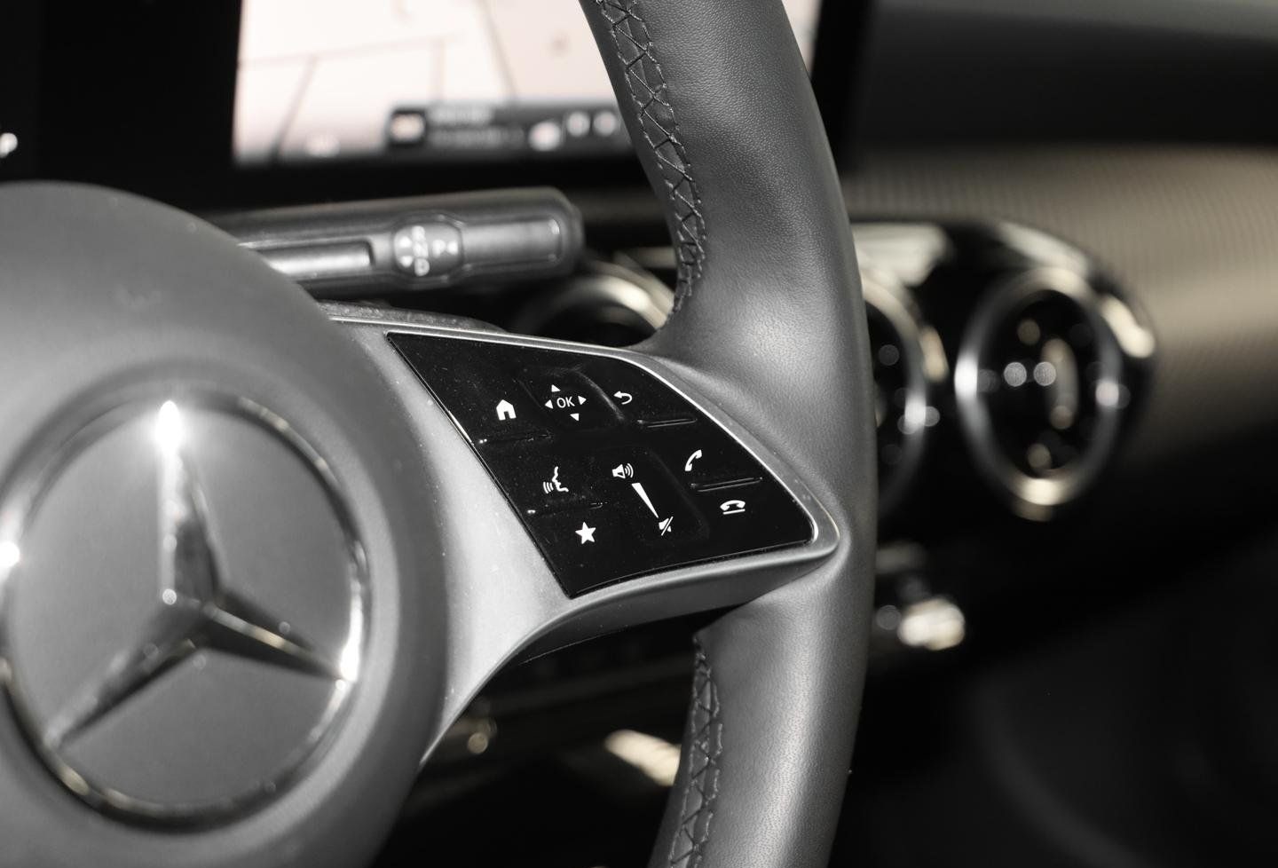 Mercedes-Benz CLA 200 Rückfahrkamera Sitzheizung MBUX-Navi LED foto 13