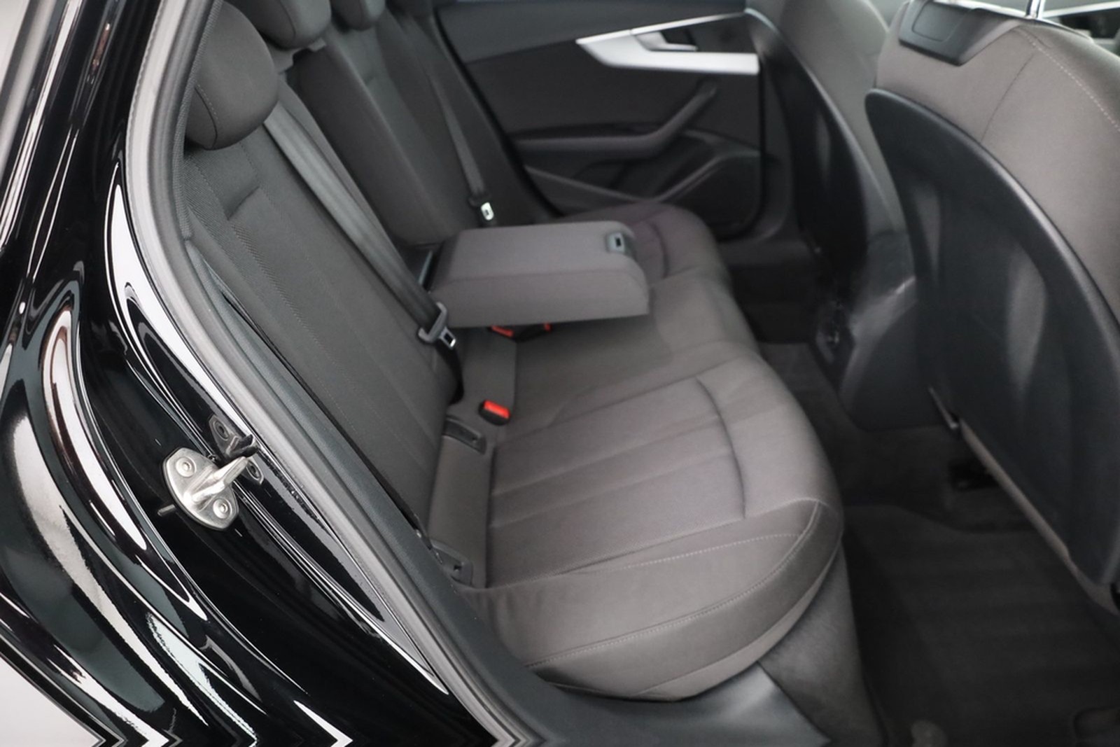 Audi A4 Avant 1.4 TFSI S-tronic Bi-Xenon Navi USB foto 24