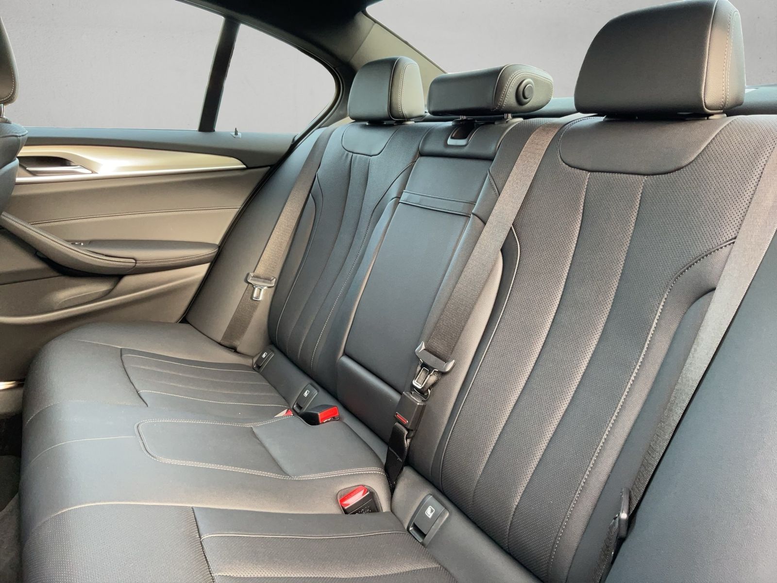 BMW 520d xDrive M SPORT RÜCKFAHR SHZ DAB foto 18
