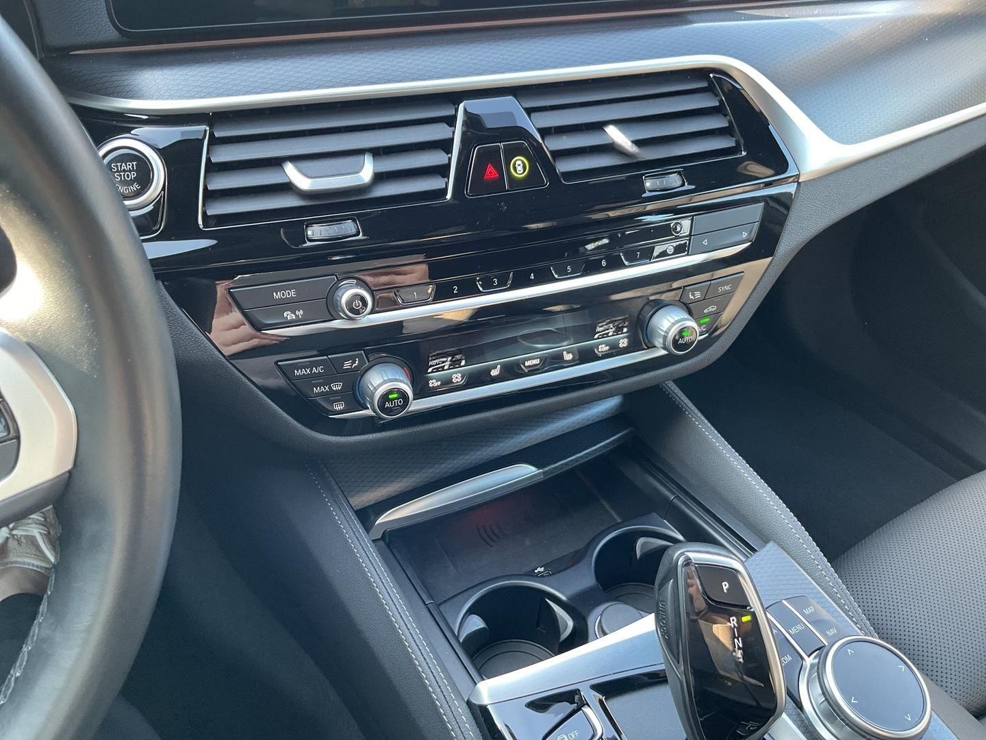 BMW 530 d Touring Aut HUD AHK Navi Soundsystem 360 K foto 12