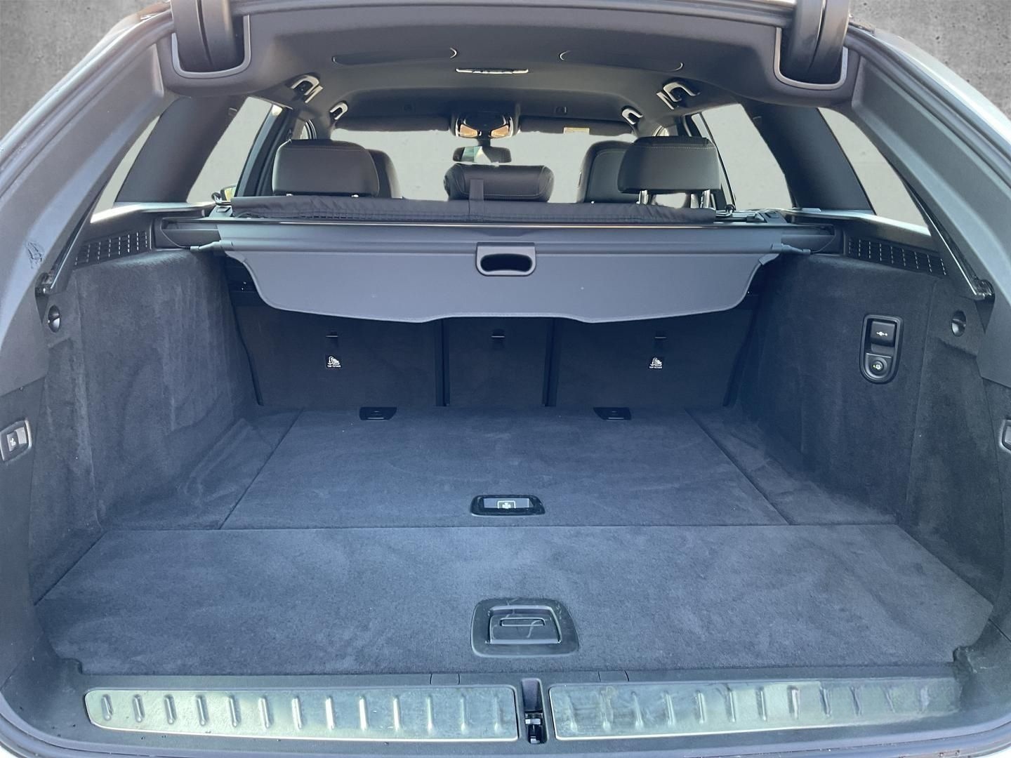 BMW 530 d Touring Aut HUD AHK Navi Soundsystem 360 K foto 14