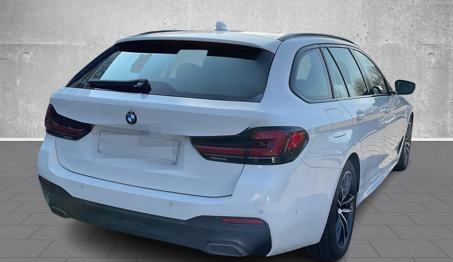 BMW 530 d Touring Aut HUD AHK Navi Soundsystem 360 K foto 3