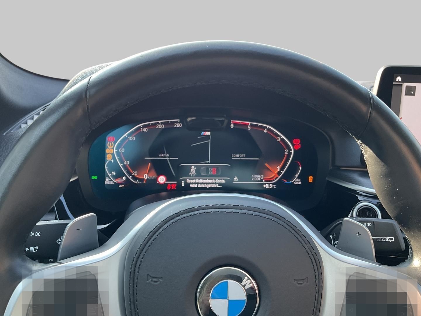 BMW 530 d Touring Aut HUD AHK Navi Soundsystem 360 K foto 10