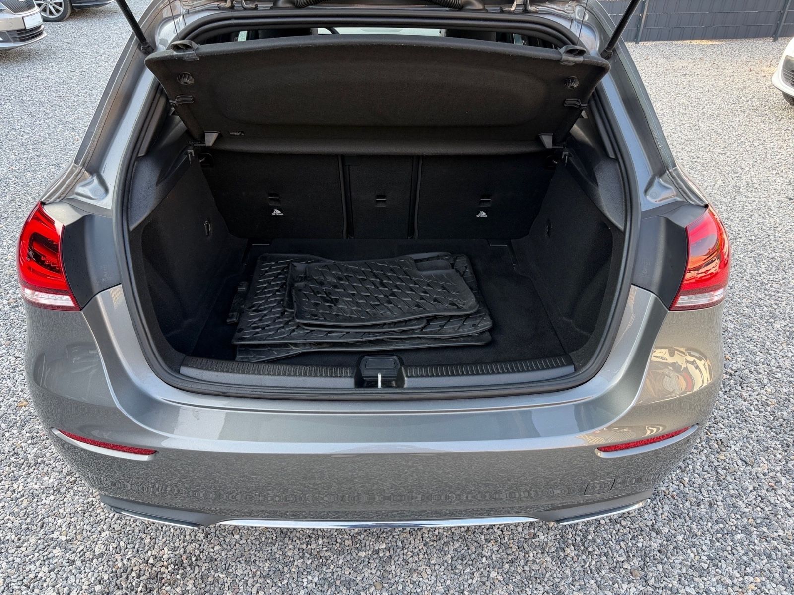 Mercedes-Benz A 250 Pano LED Aut. 8fach Keyless AMG-Line 18 foto 12