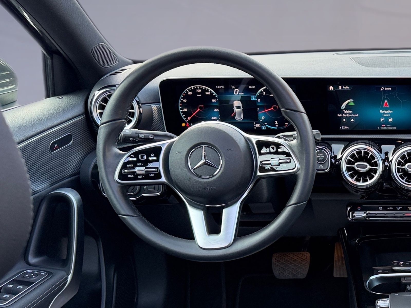 Mercedes-Benz A 250 Pano LED Aut. 8fach Keyless AMG-Line 18 foto 19