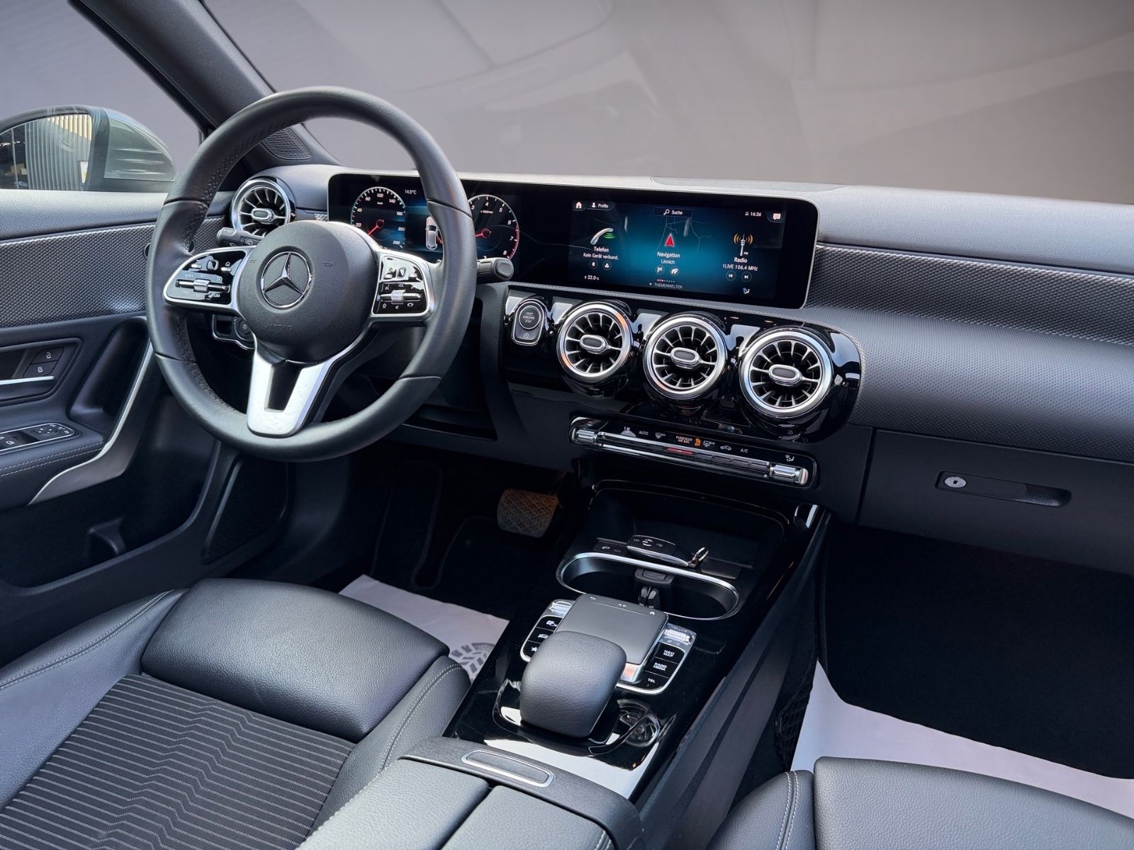 Mercedes-Benz A 250 Pano LED Aut. 8fach Keyless AMG-Line 18 foto 25