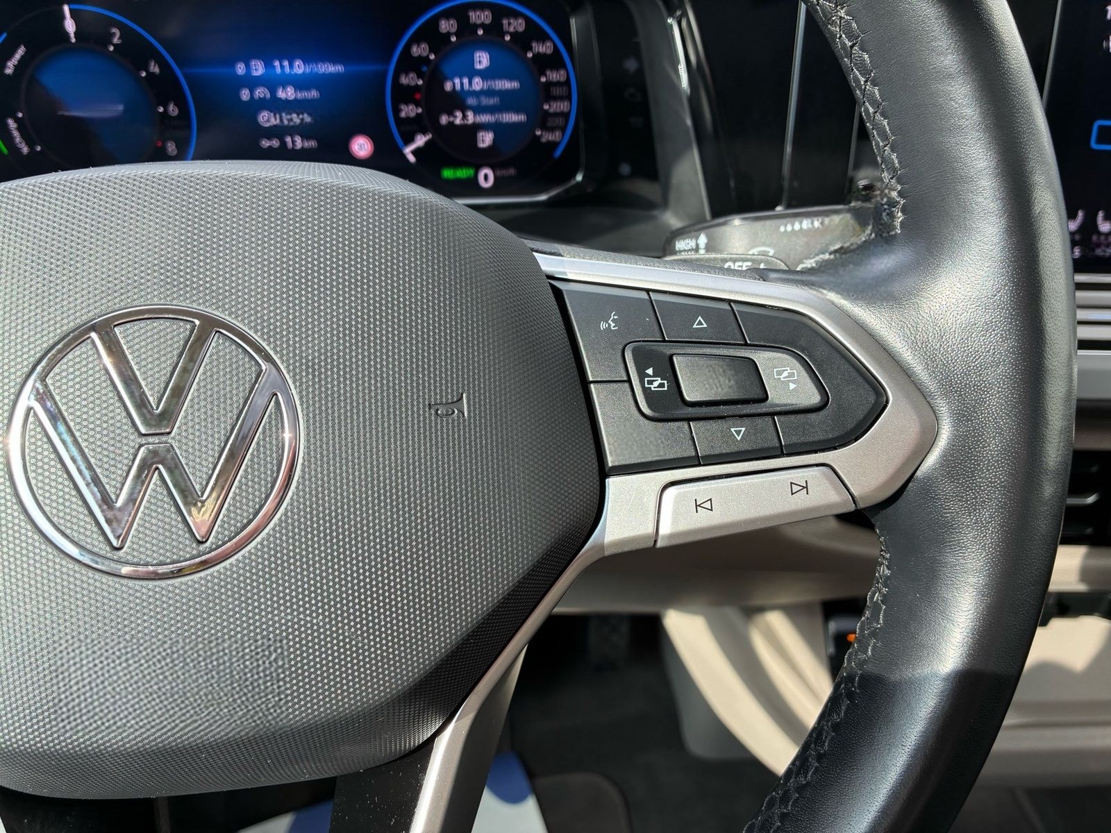 Volkswagen Multivan Energetic eHybrid*Pano*Matrix*AHZV*Fron foto 24