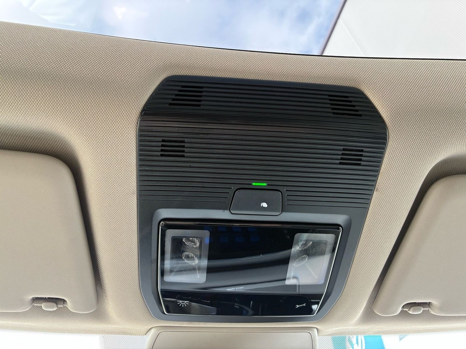 Volkswagen Multivan Energetic eHybrid*Pano*Matrix*AHZV*Fron foto 25