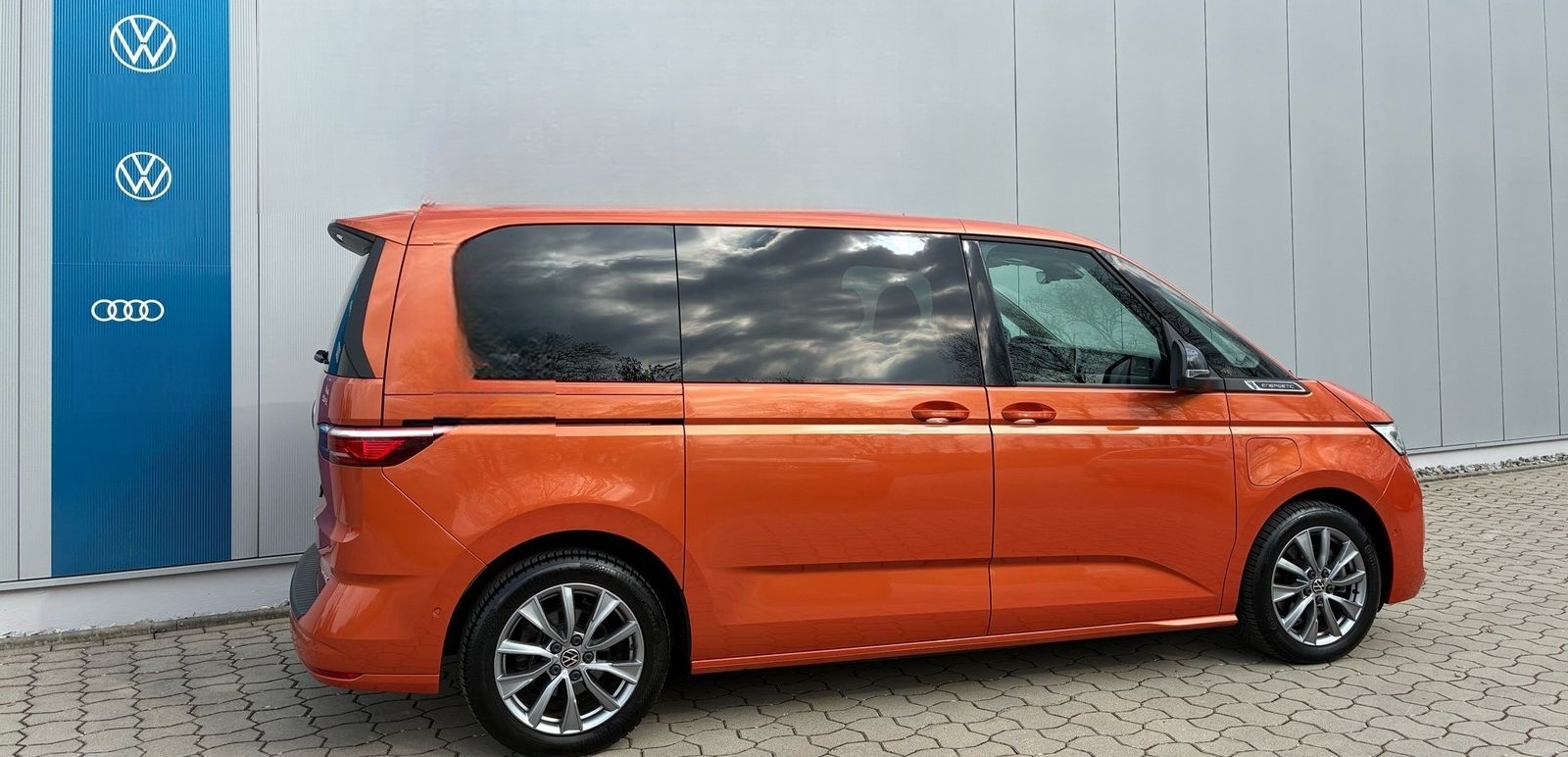 Volkswagen Multivan Energetic eHybrid*Pano*Matrix*AHZV*Fron foto 4