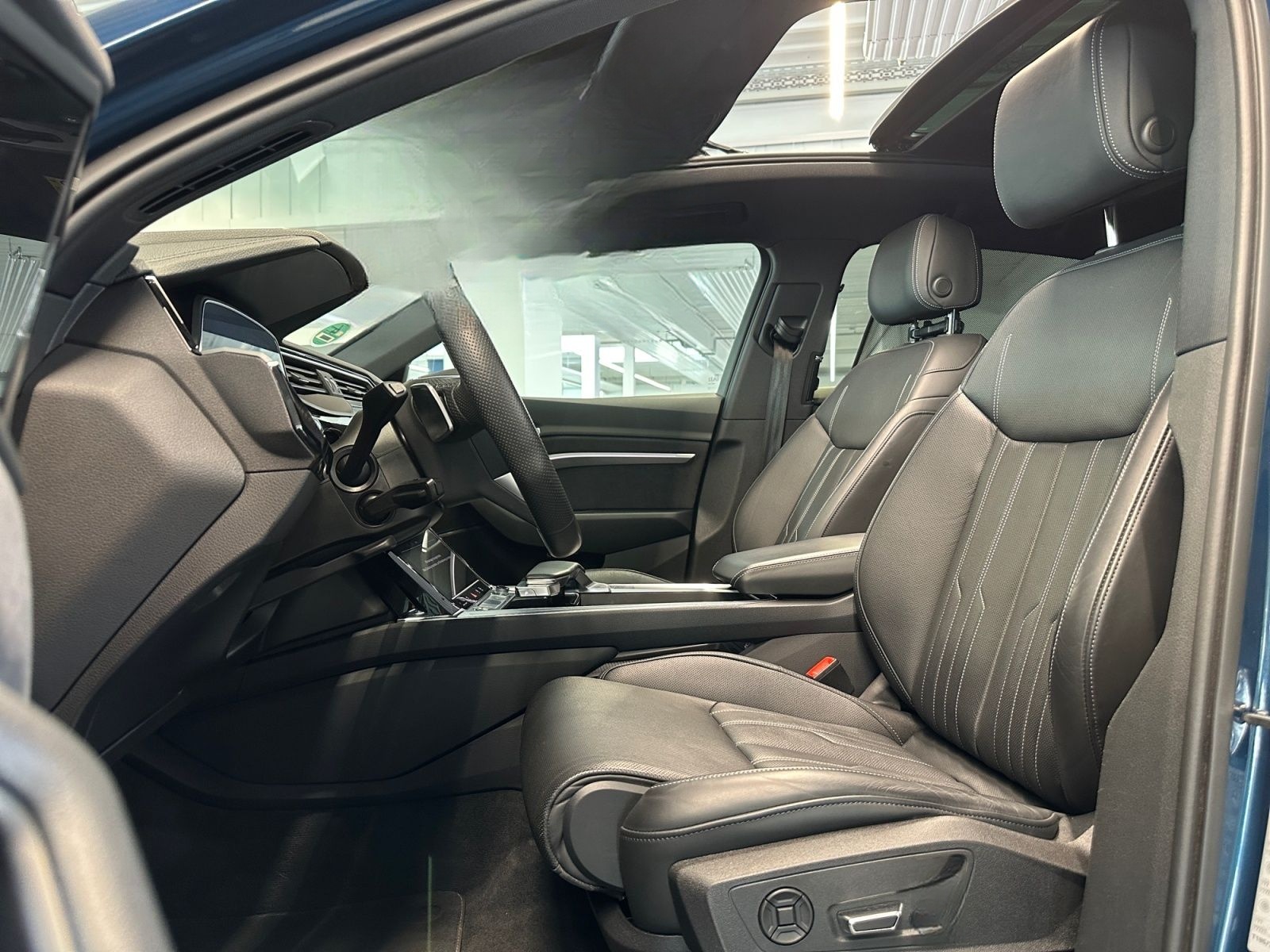 Audi e-tron 55 quattro adv. Sline AHK AIR PAN MTX B&O foto 14