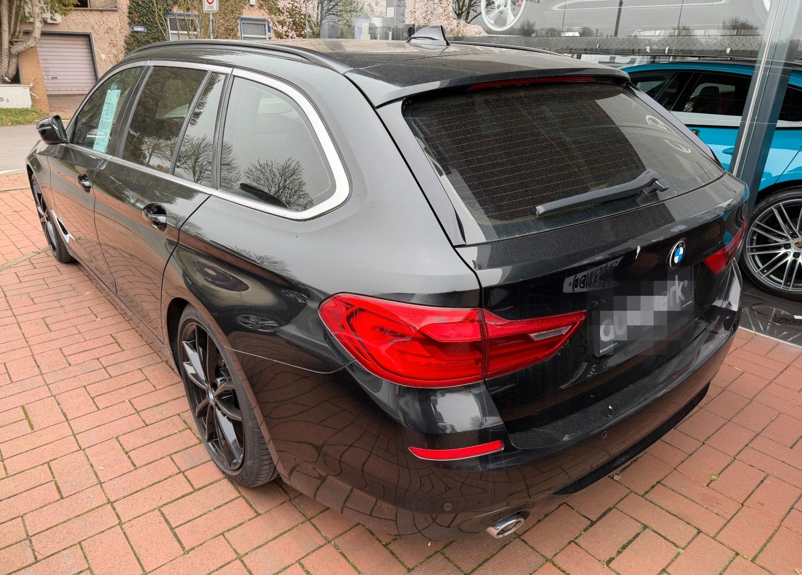 BMW 530 5 Touring 530 d xDrive foto 2