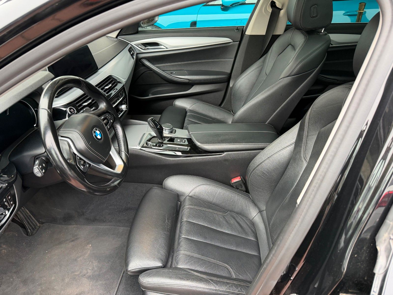 BMW 530 5 Touring 530 d xDrive foto 4