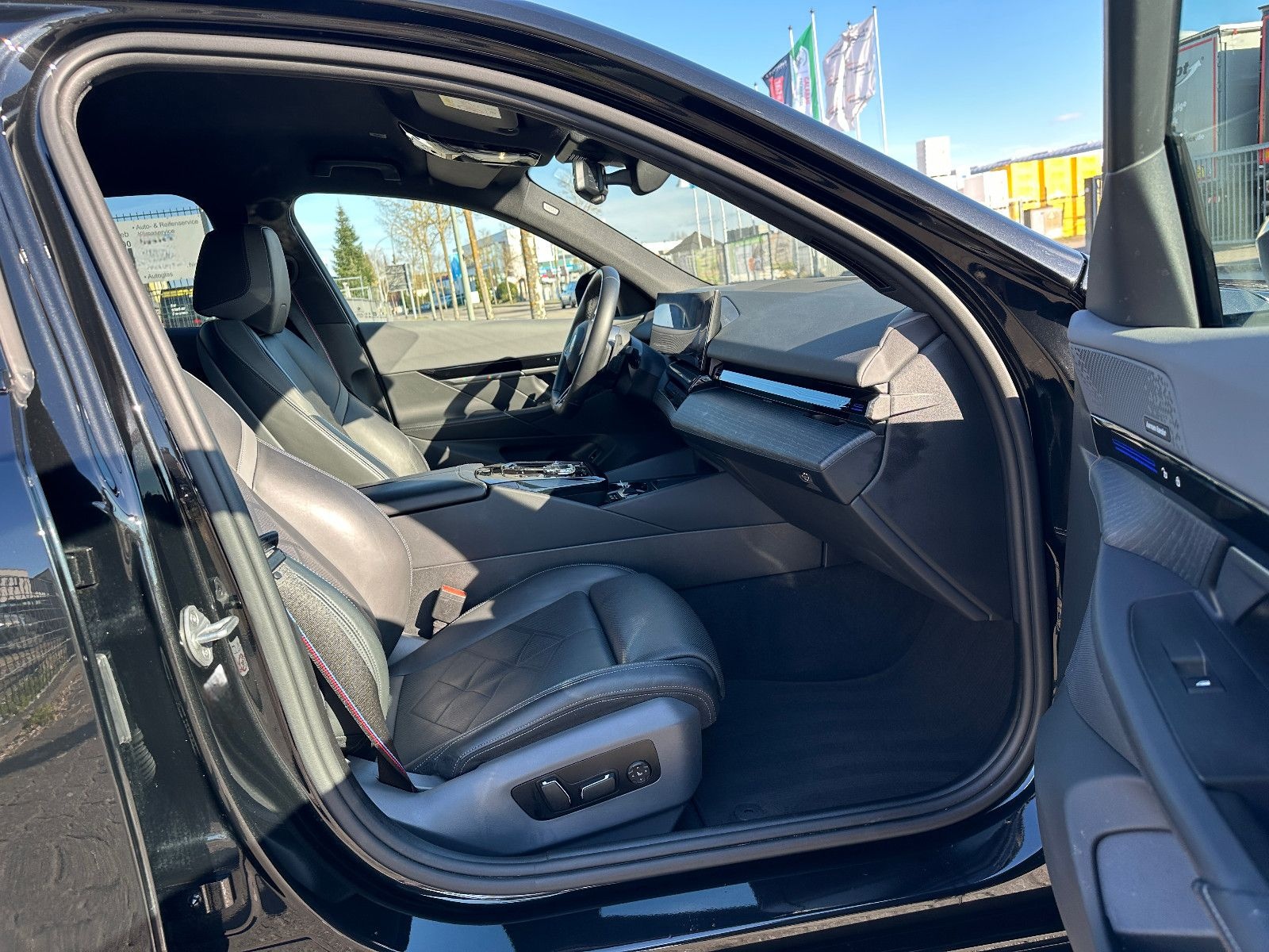 BMW 520 d M Sport Pro Head-Up  21" FINANZIERUNG foto 17