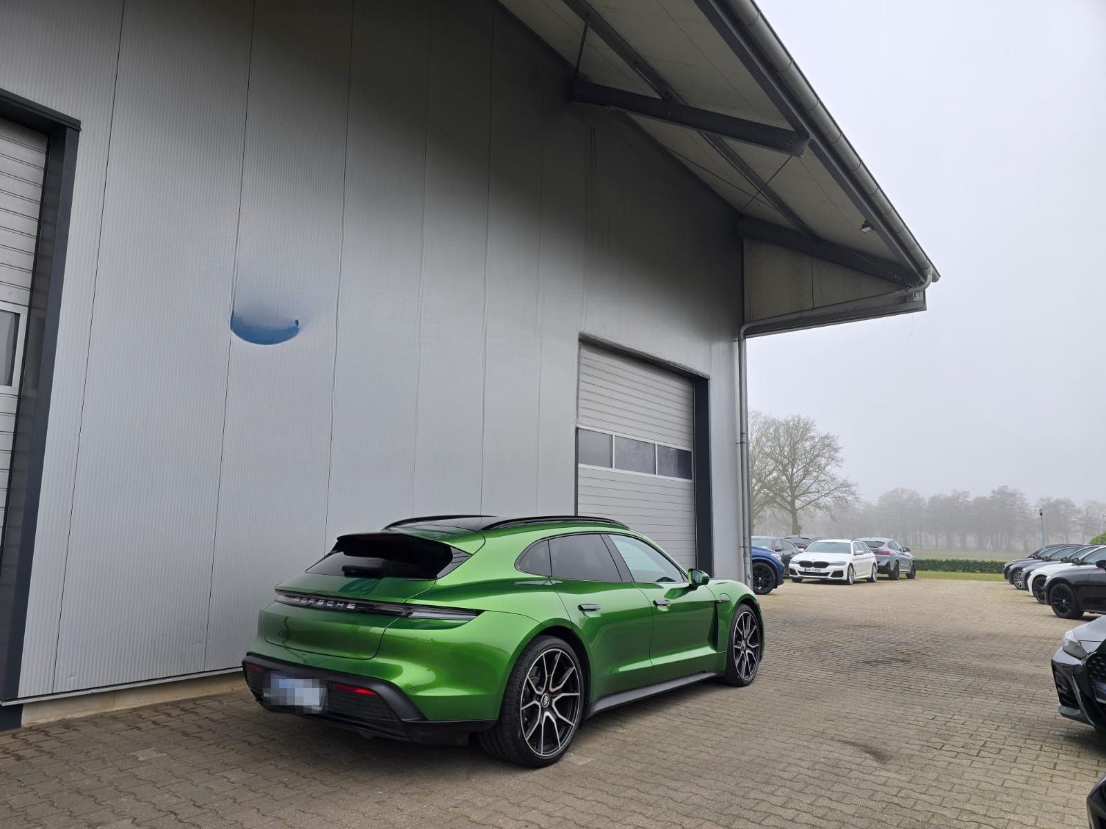 Porsche Taycan Sport Turismo*MAMBAGRÜN*21 Zoll,360°,PANO foto 7