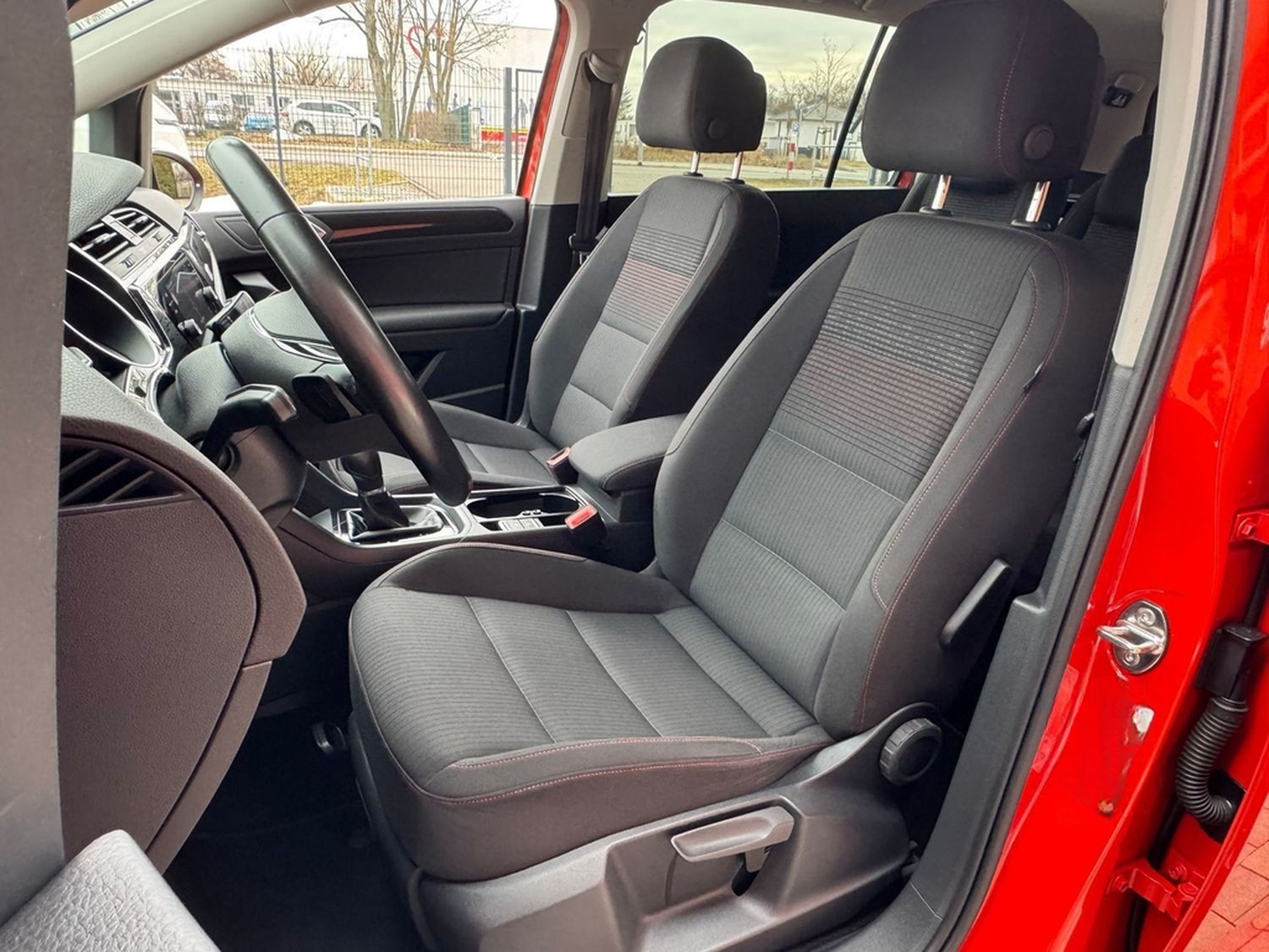 Volkswagen Touran Sound*DSG*7Sitze*Garantie*4xSitzheizung* foto 14