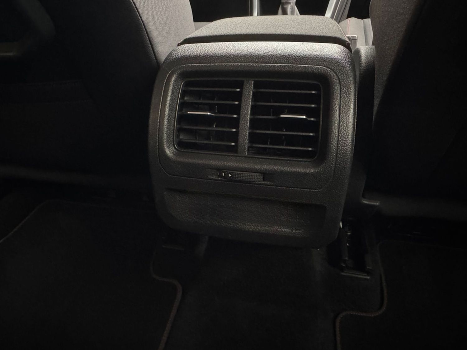 Volkswagen Touran Sound*DSG*7Sitze*Garantie*4xSitzheizung* foto 9