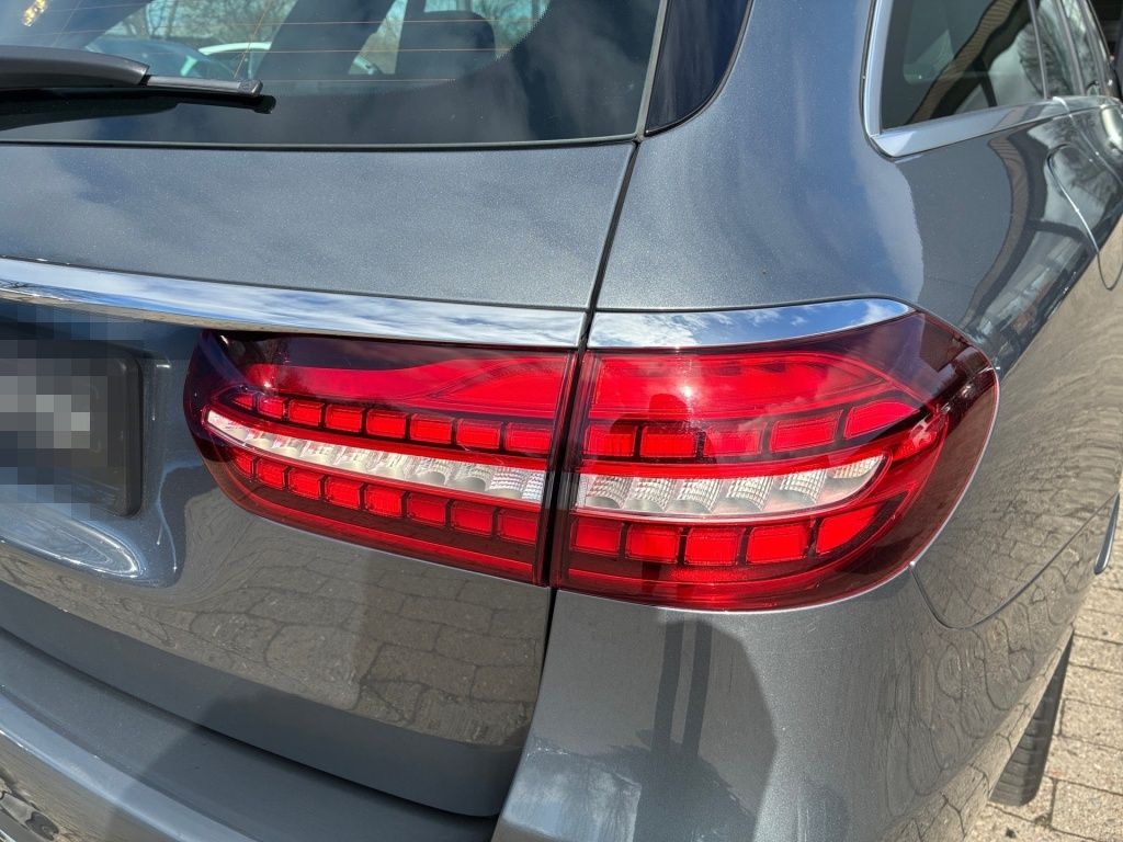 Mercedes-Benz E 400 d 4M T Avantg. AHK Kamera Leder LED Distr. foto 11
