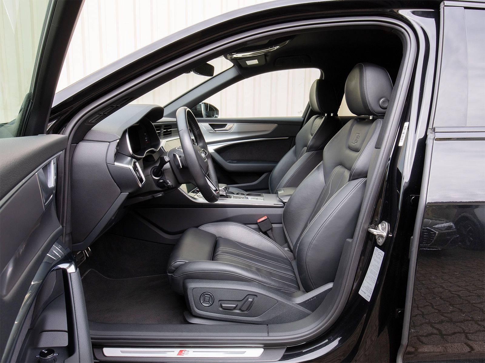 Audi A6 55TFSI quattro S-Line CAM Matrix HuD LenkHz. foto 11