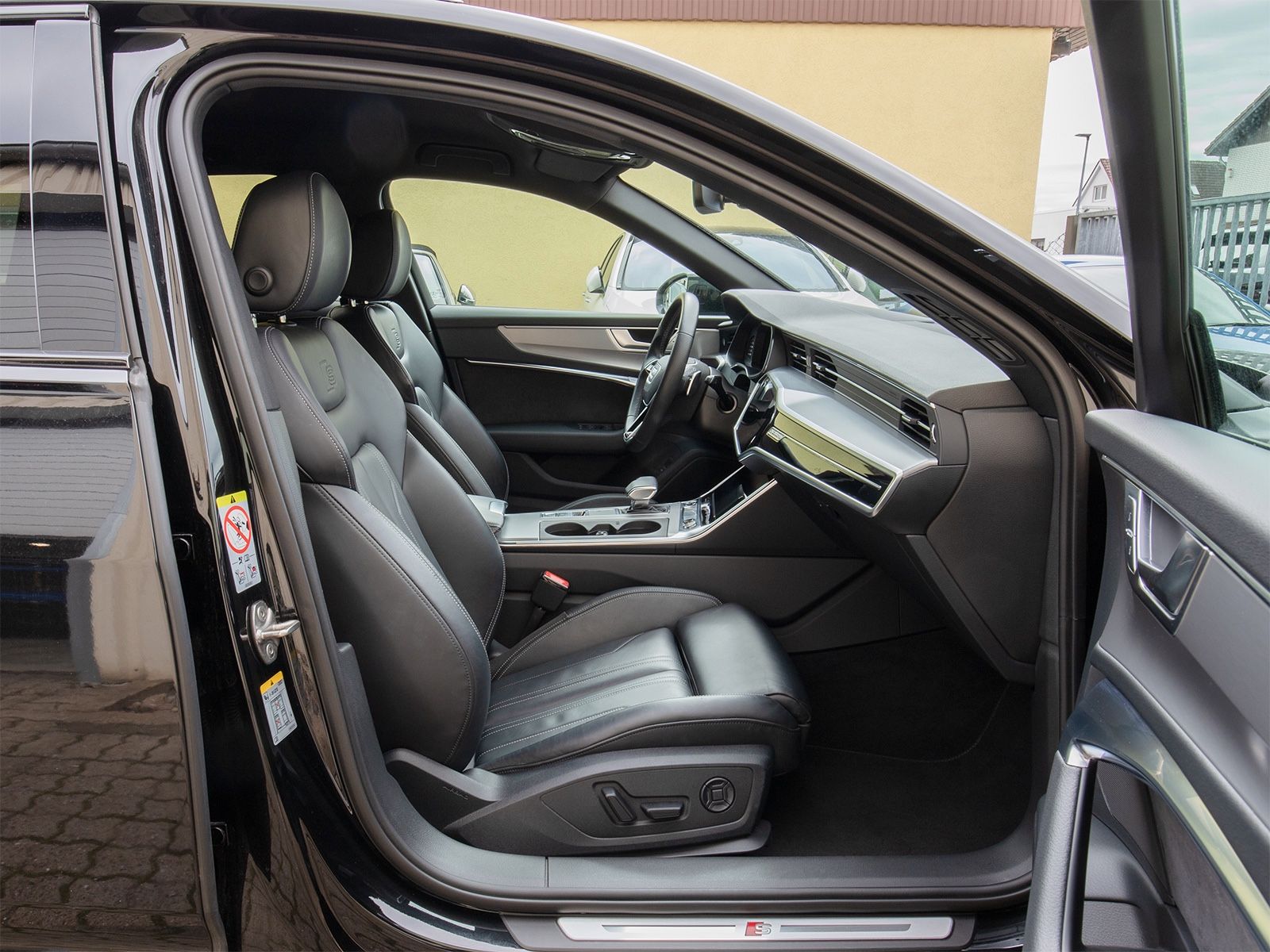 Audi A6 55TFSI quattro S-Line CAM Matrix HuD LenkHz. foto 14