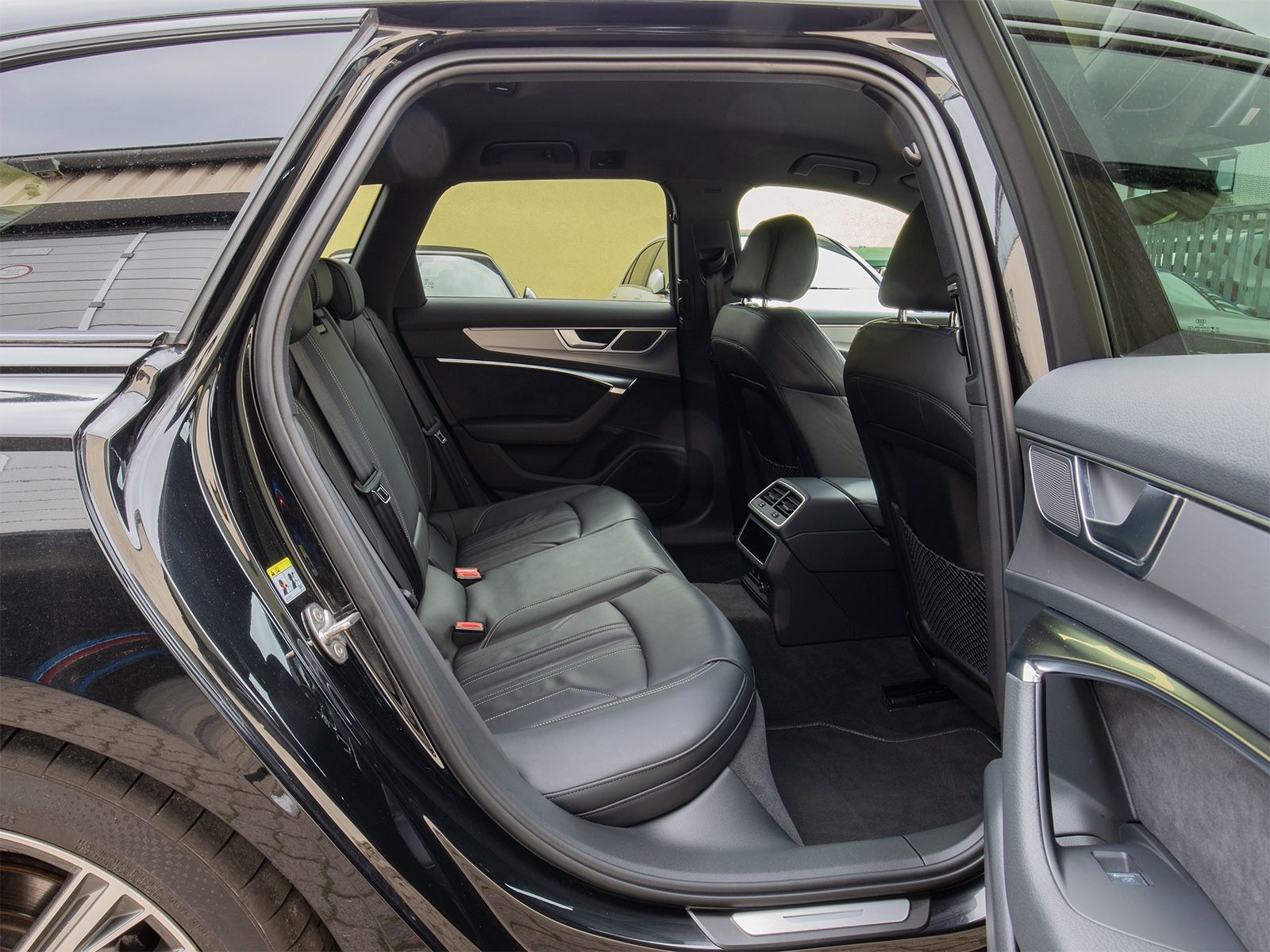 Audi A6 55TFSI quattro S-Line CAM Matrix HuD LenkHz. foto 16