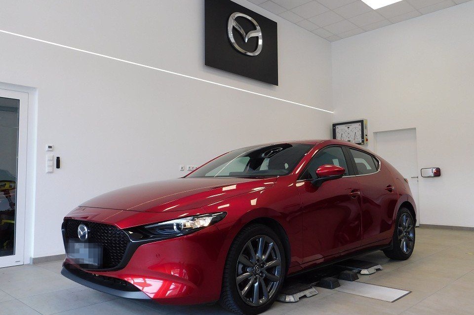 Mazda 3 2.5L e-SKY G 140ps 6AT Centre-line /Rot/SH/PDC foto 2