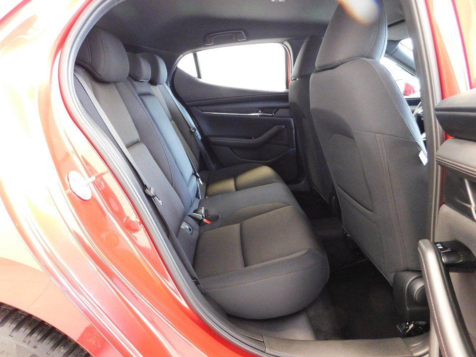 Mazda 3 2.5L e-SKY G 140ps 6AT Centre-line /Rot/SH/PDC foto 12