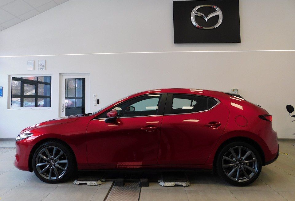 Mazda 3 2.5L e-SKY G 140ps 6AT Centre-line /Rot/SH/PDC foto 3
