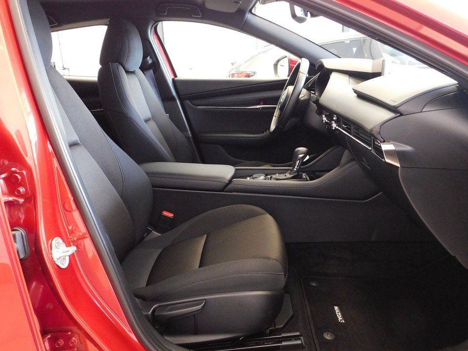Mazda 3 2.5L e-SKY G 140ps 6AT Centre-line /Rot/SH/PDC foto 10
