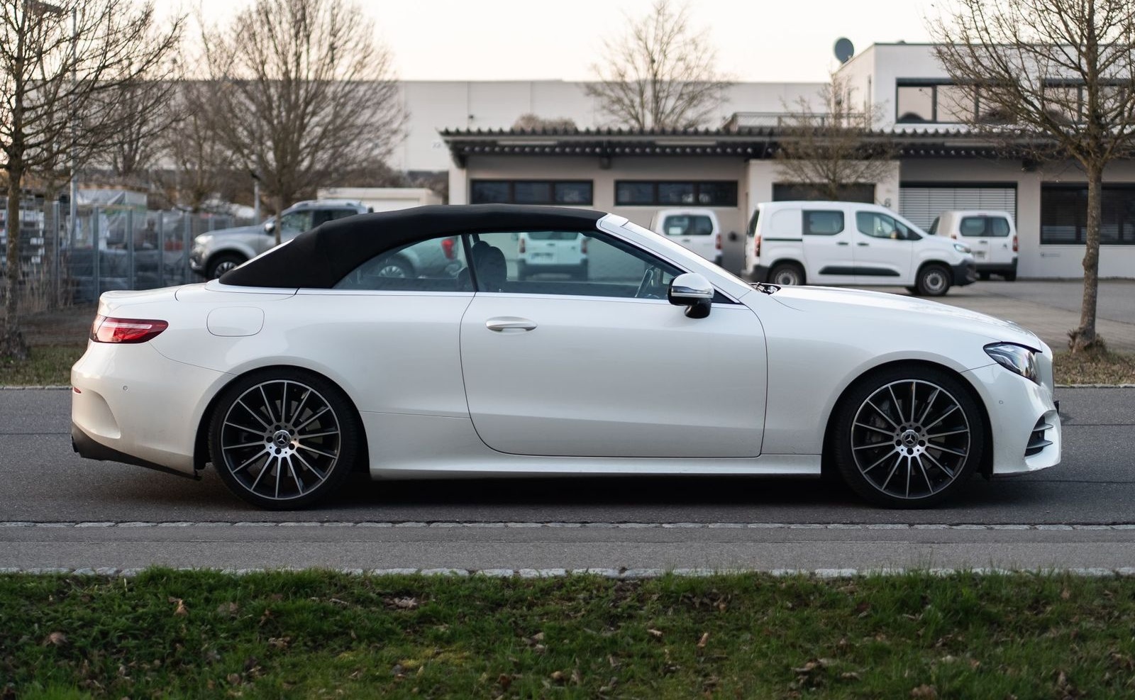 Mercedes-Benz E 400 AMG Line 4Matic *Garantie*Burmester*360*Me foto 4