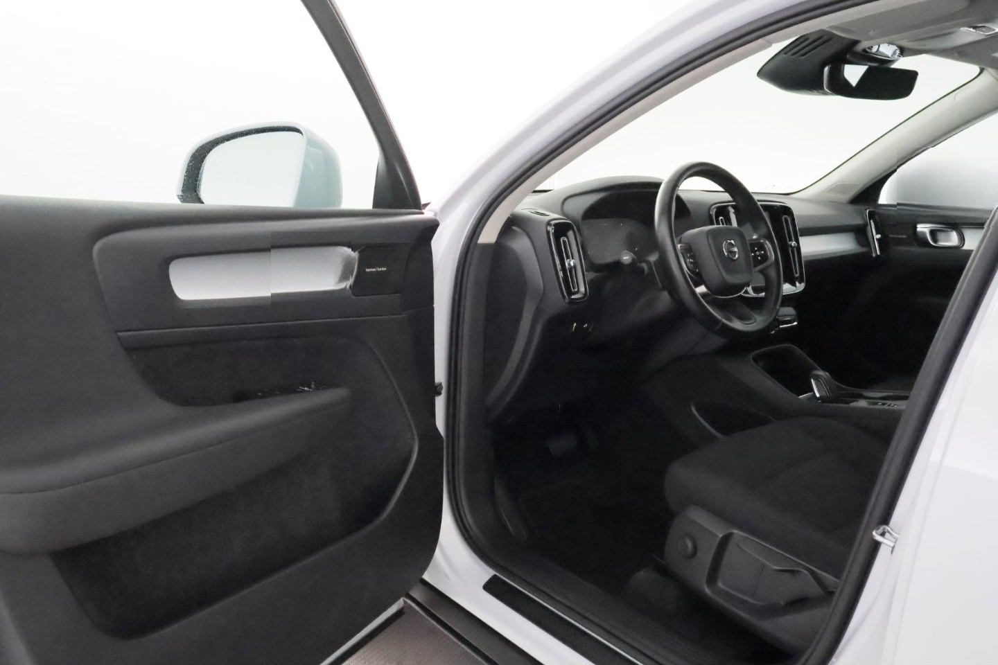 Volvo XC40 T3 Geartronic Momentum+LED+NAVI+KAMERA+SHZ foto 16