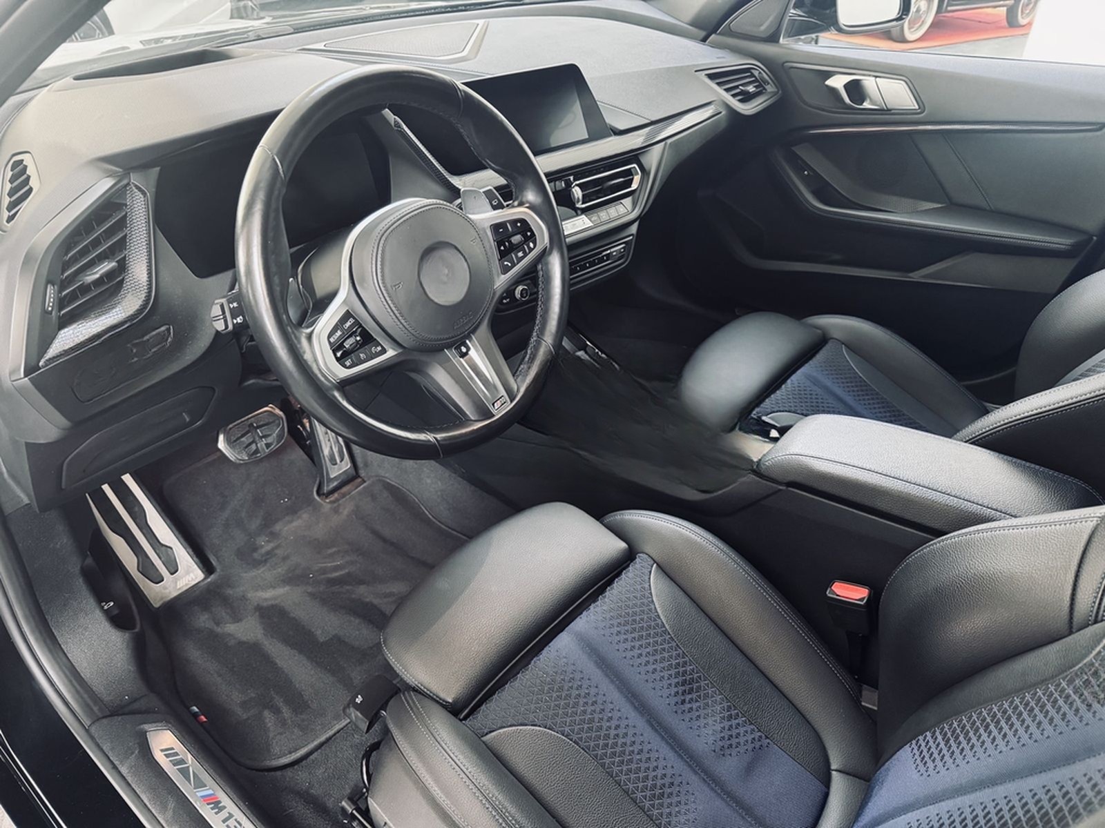 BMW 1 M135 i xDrive/ Head up / Lenkradheizung/ foto 14