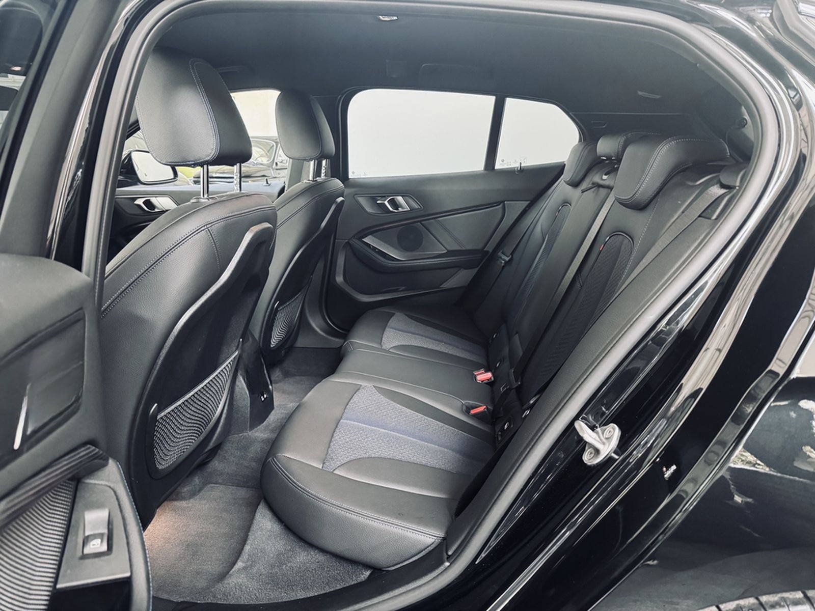 BMW 1 M135 i xDrive/ Head up / Lenkradheizung/ foto 16