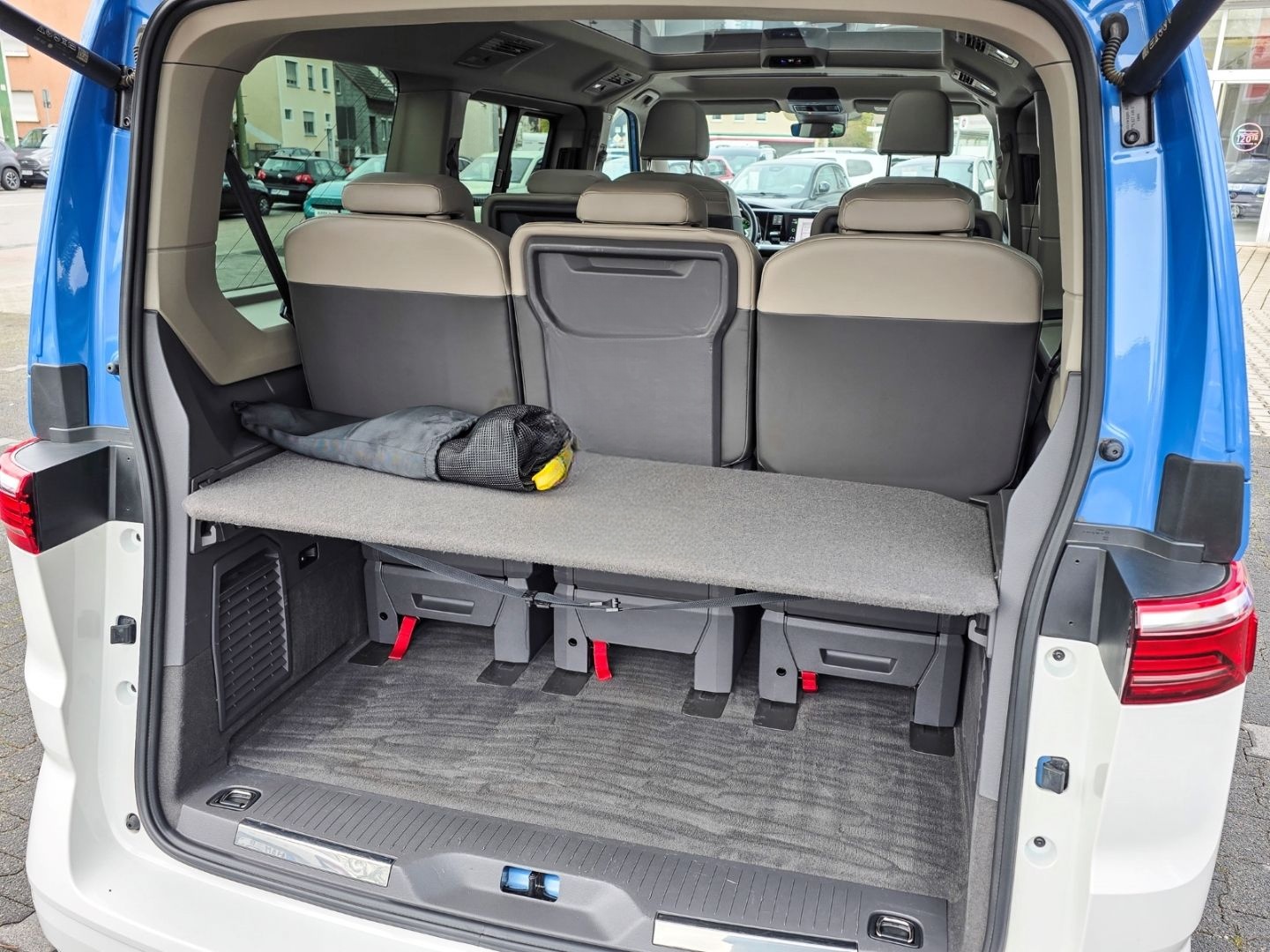 Volkswagen T7 Multivan Style lang LÜ Pano StdHz IQ HUD H&K  foto 7