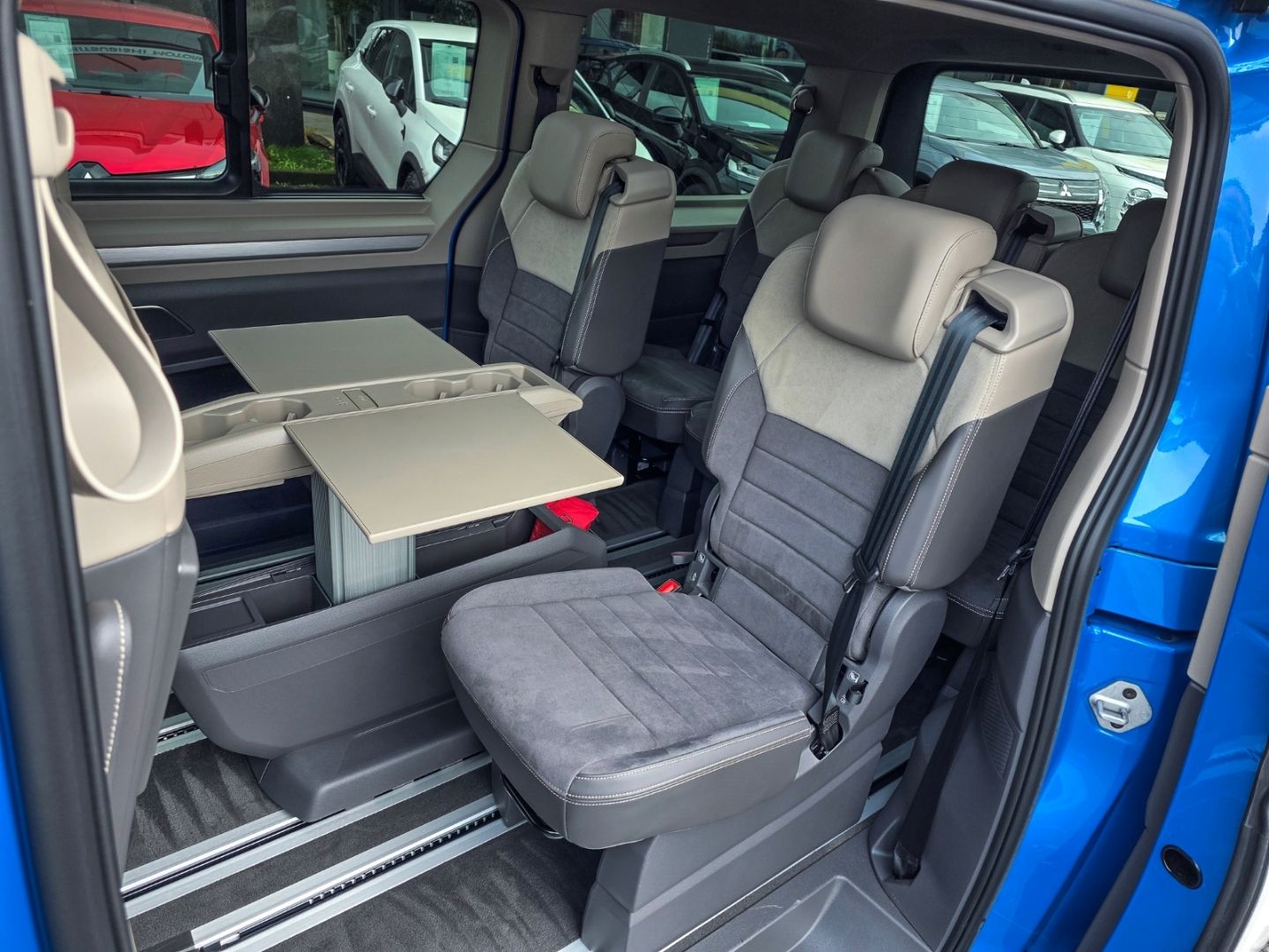 Volkswagen T7 Multivan Style lang LÜ Pano StdHz IQ HUD H&K  foto 9