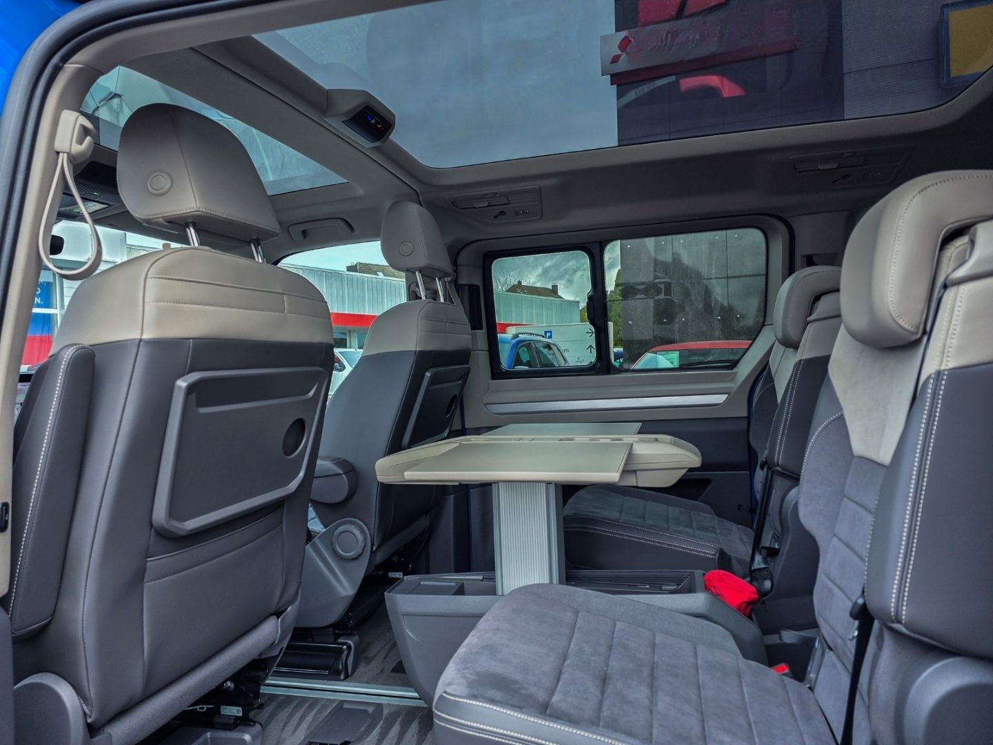 Volkswagen T7 Multivan Style lang LÜ Pano StdHz IQ HUD H&K  foto 10