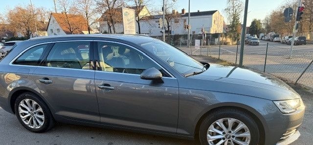 Audi A4 Avant 3,0 TDI quattro design Alcantara foto 3