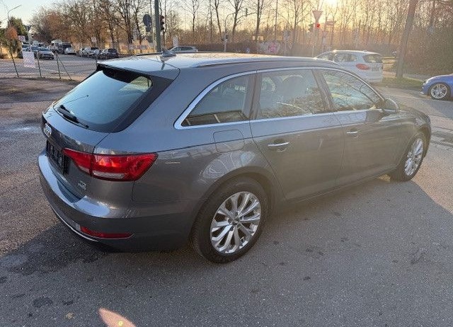 Audi A4 Avant 3,0 TDI quattro design Alcantara foto 4