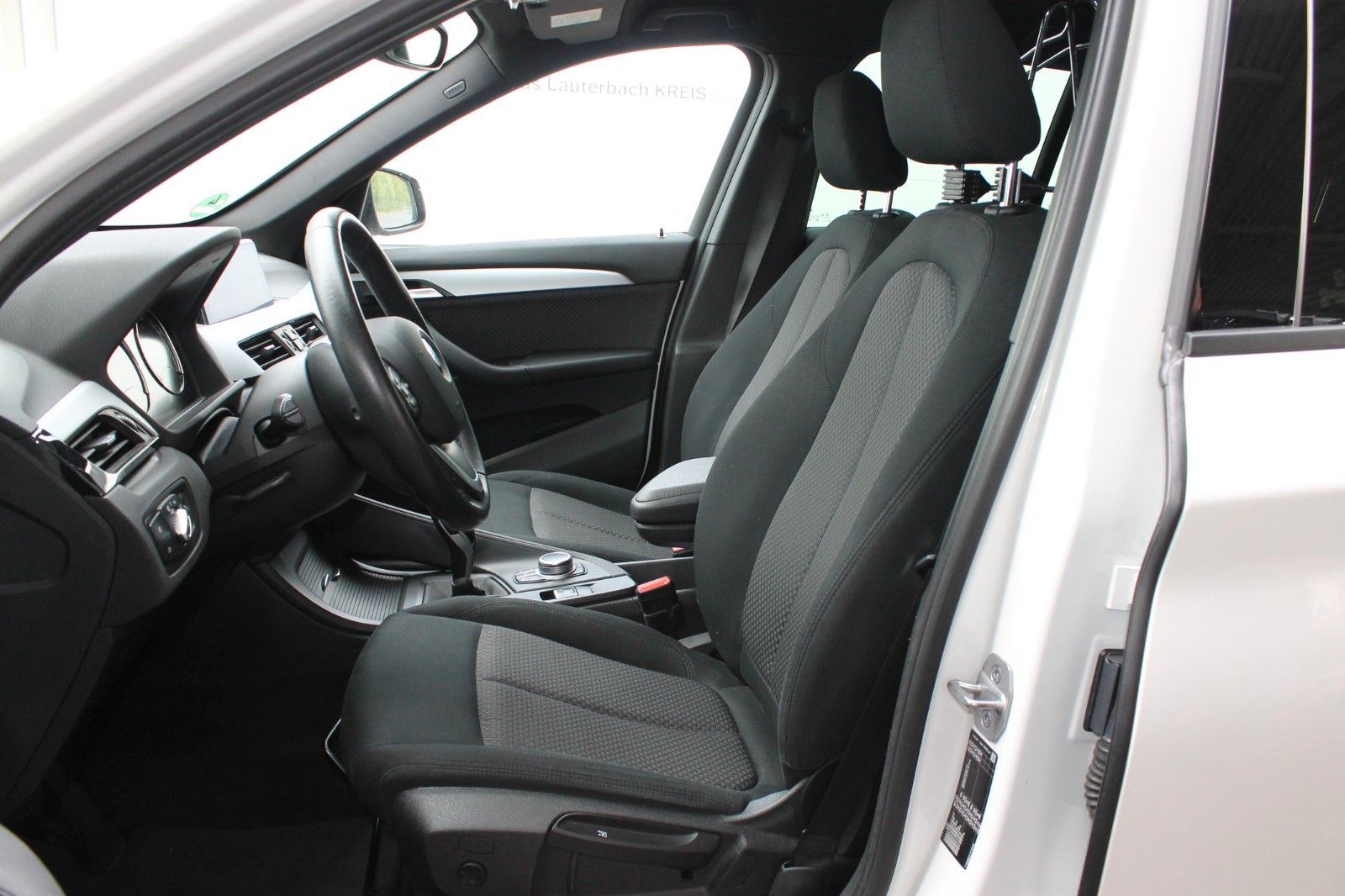 BMW X1 sDrive 18i Aut. NAVI, LED, PDC, DA, AHK, 18" foto 9