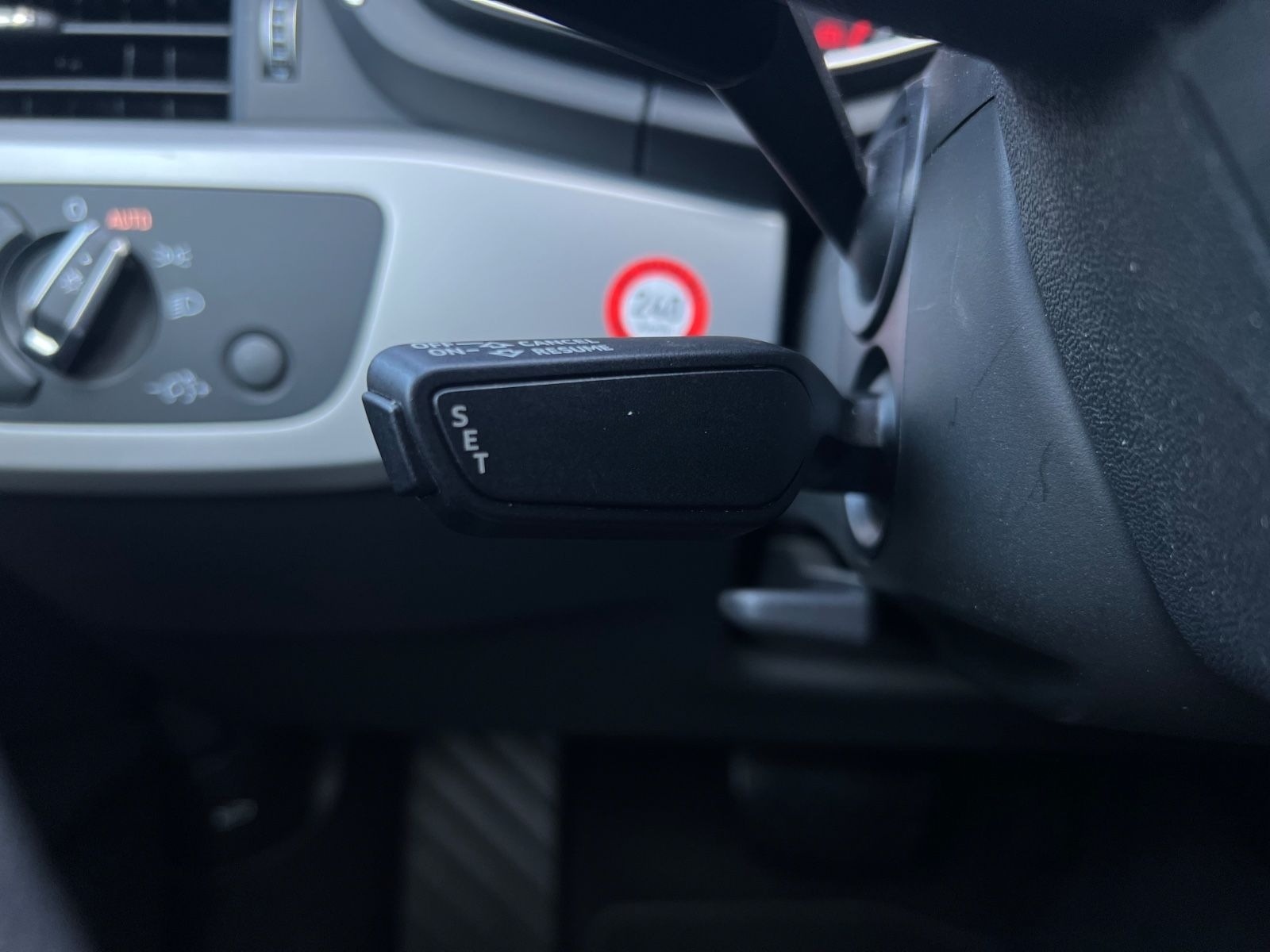Audi A4 Avant 35 TFSI basis*NAVI*PDC*TEMPOMAT*XENON* foto 18