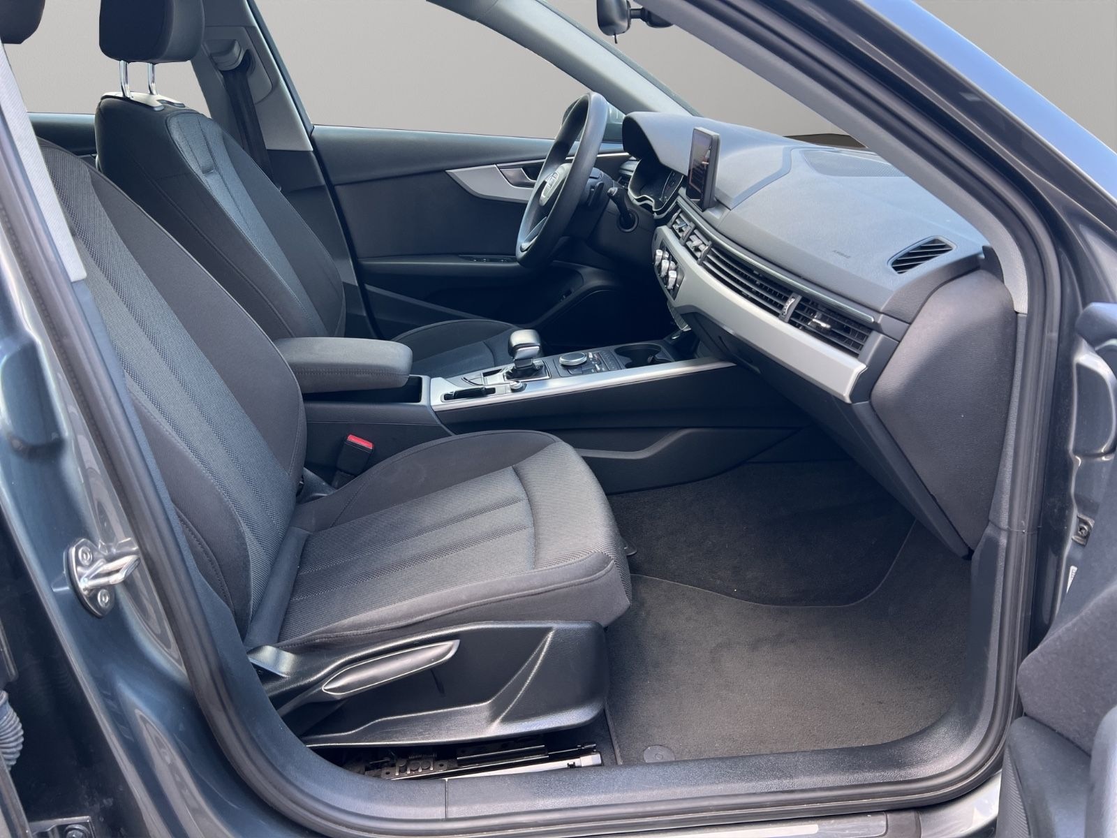 Audi A4 Avant 35 TFSI basis*NAVI*PDC*TEMPOMAT*XENON* foto 7