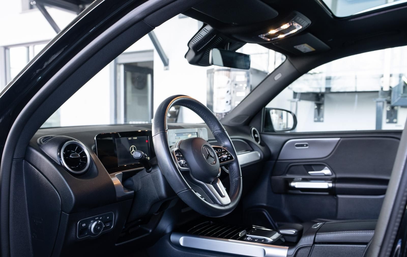 Mercedes-Benz GLB 200 d 4Matic 8G-DCT *DISTR.+*1.HD*PANO*RFK* foto 14