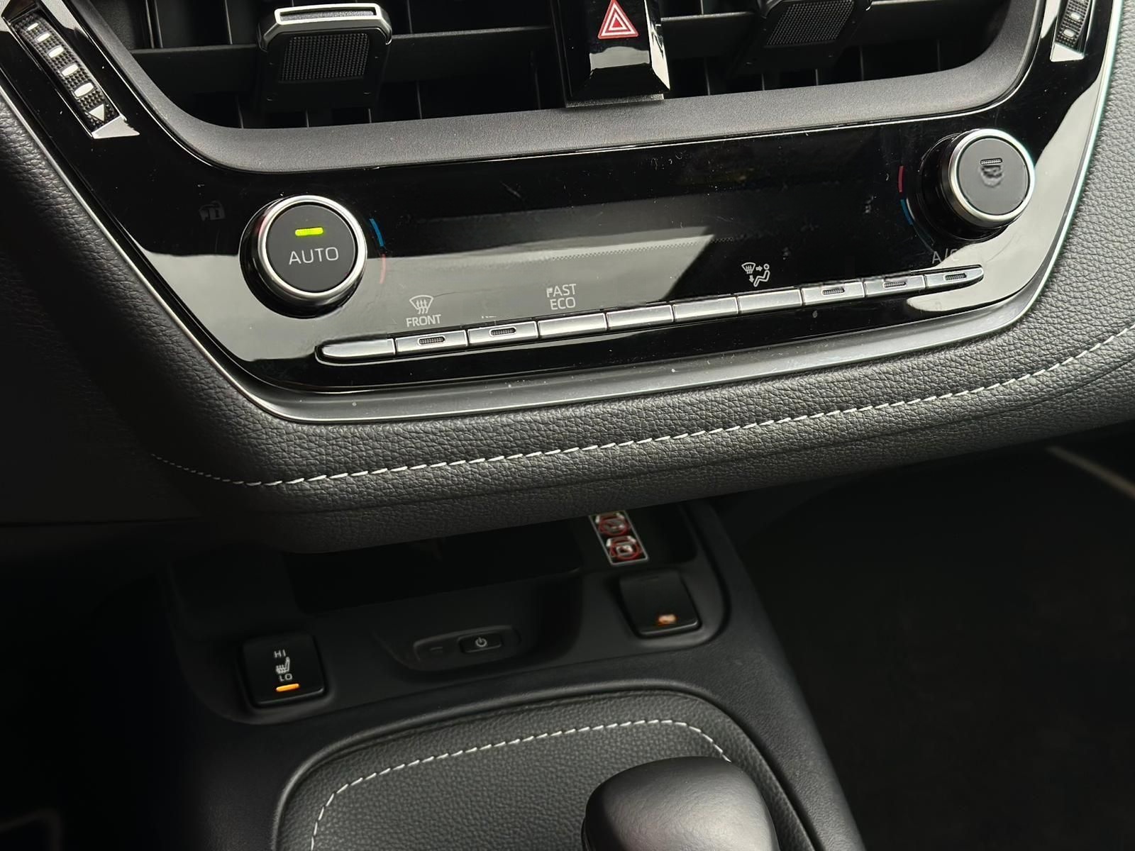 Toyota Corolla 2.0 HYBRID LOUNGE JBL#HUD#PANO##KEYLESS foto 15