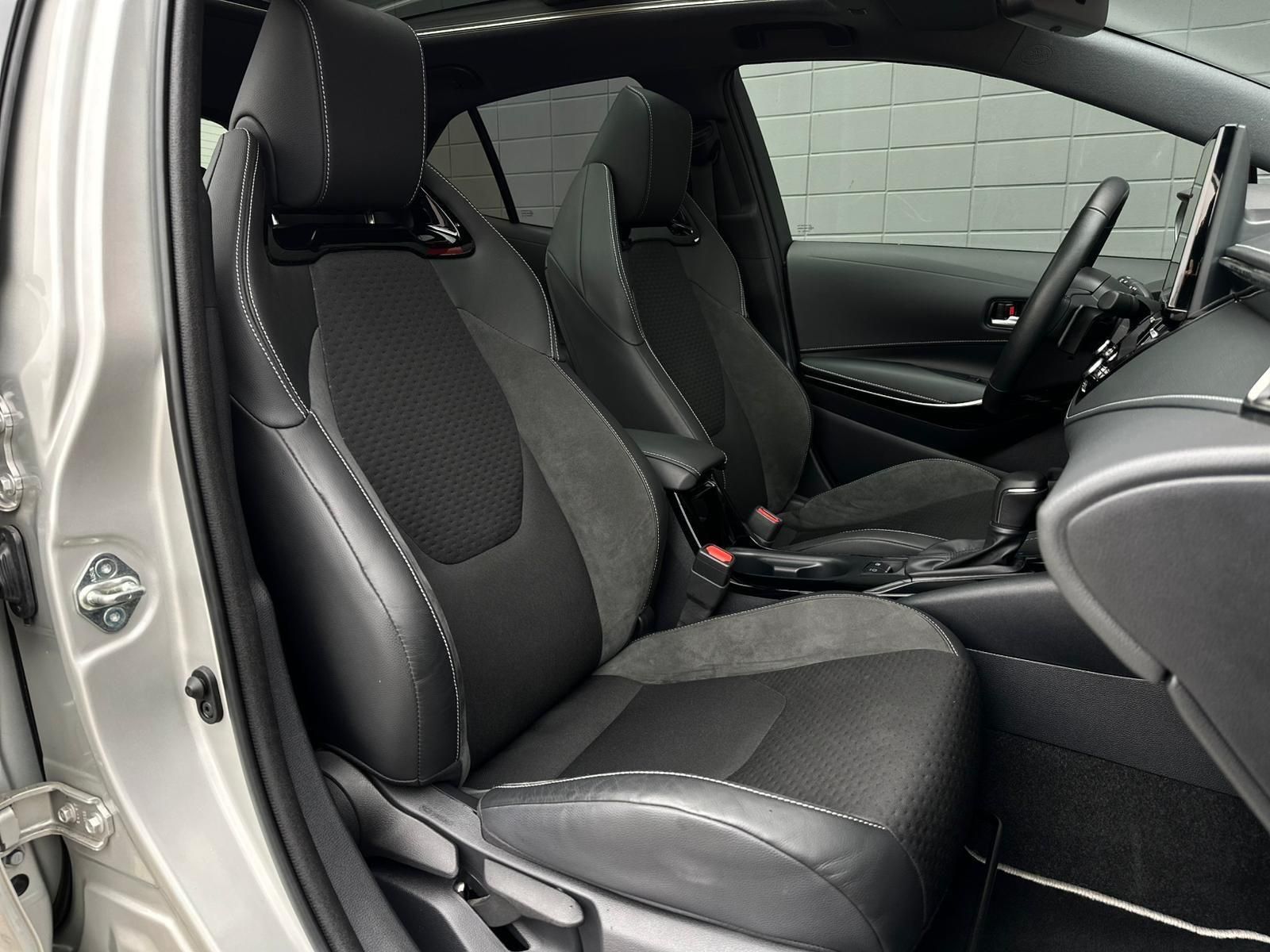 Toyota Corolla 2.0 HYBRID LOUNGE JBL#HUD#PANO##KEYLESS foto 17
