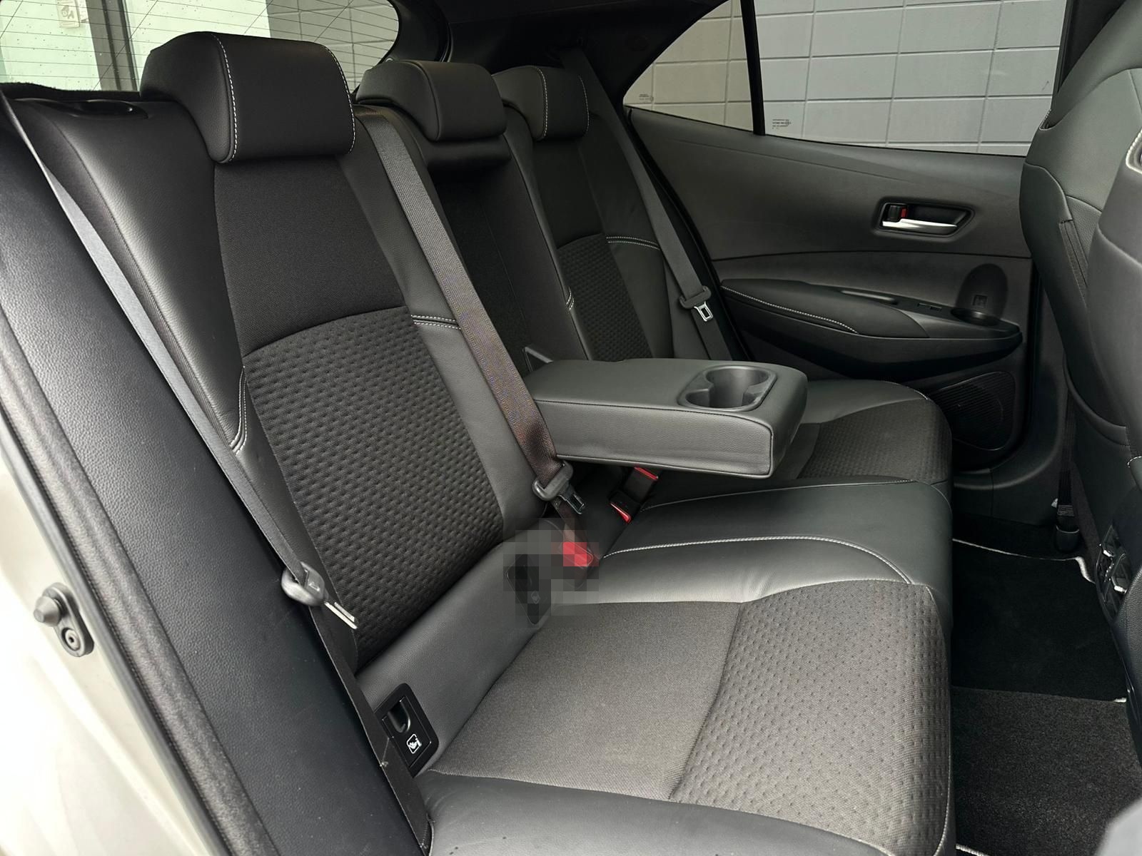 Toyota Corolla 2.0 HYBRID LOUNGE JBL#HUD#PANO##KEYLESS foto 18